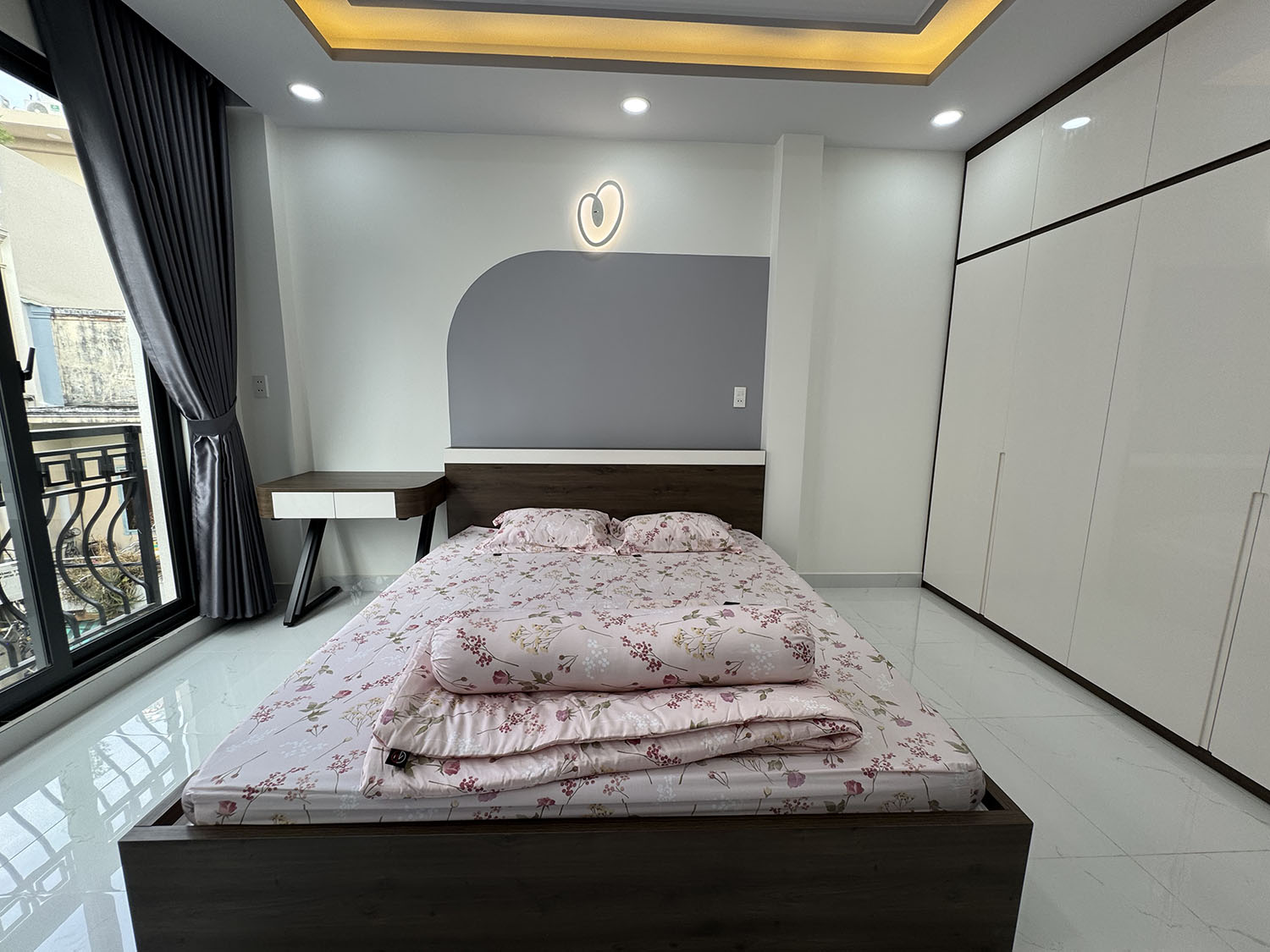 Nhà phố 3 lầu thiết kế Singapore đẹp lung linh full nội thất cao cấp hẻm xe hơi Khu VIP Quang Trung